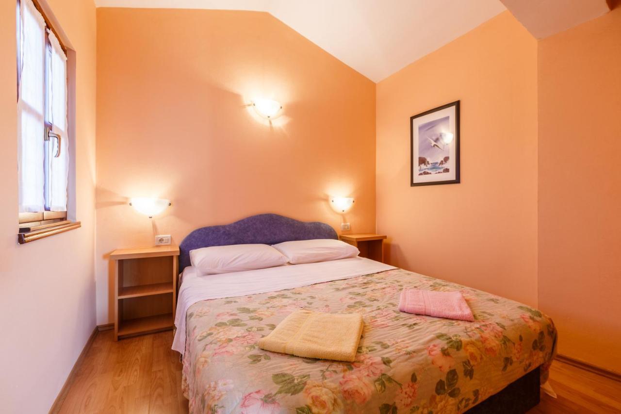 Ferienwohnung Alda-App Funtana Exterior foto