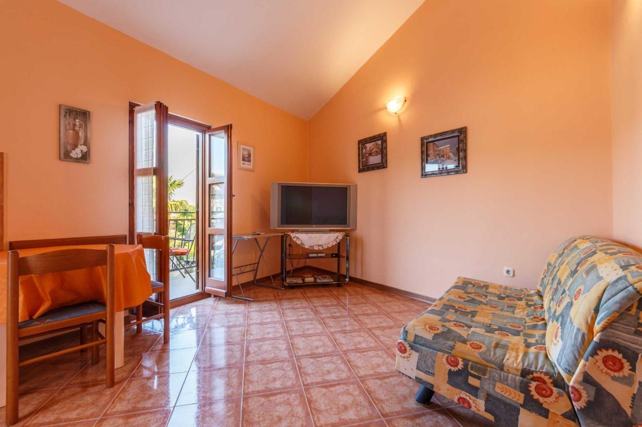 Ferienwohnung Alda-App Funtana Exterior foto