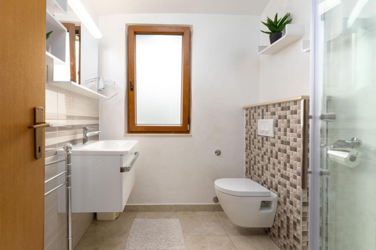 Ferienwohnung Alda-App Funtana Exterior foto